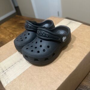Crocs Classic Clog.. size 5C
